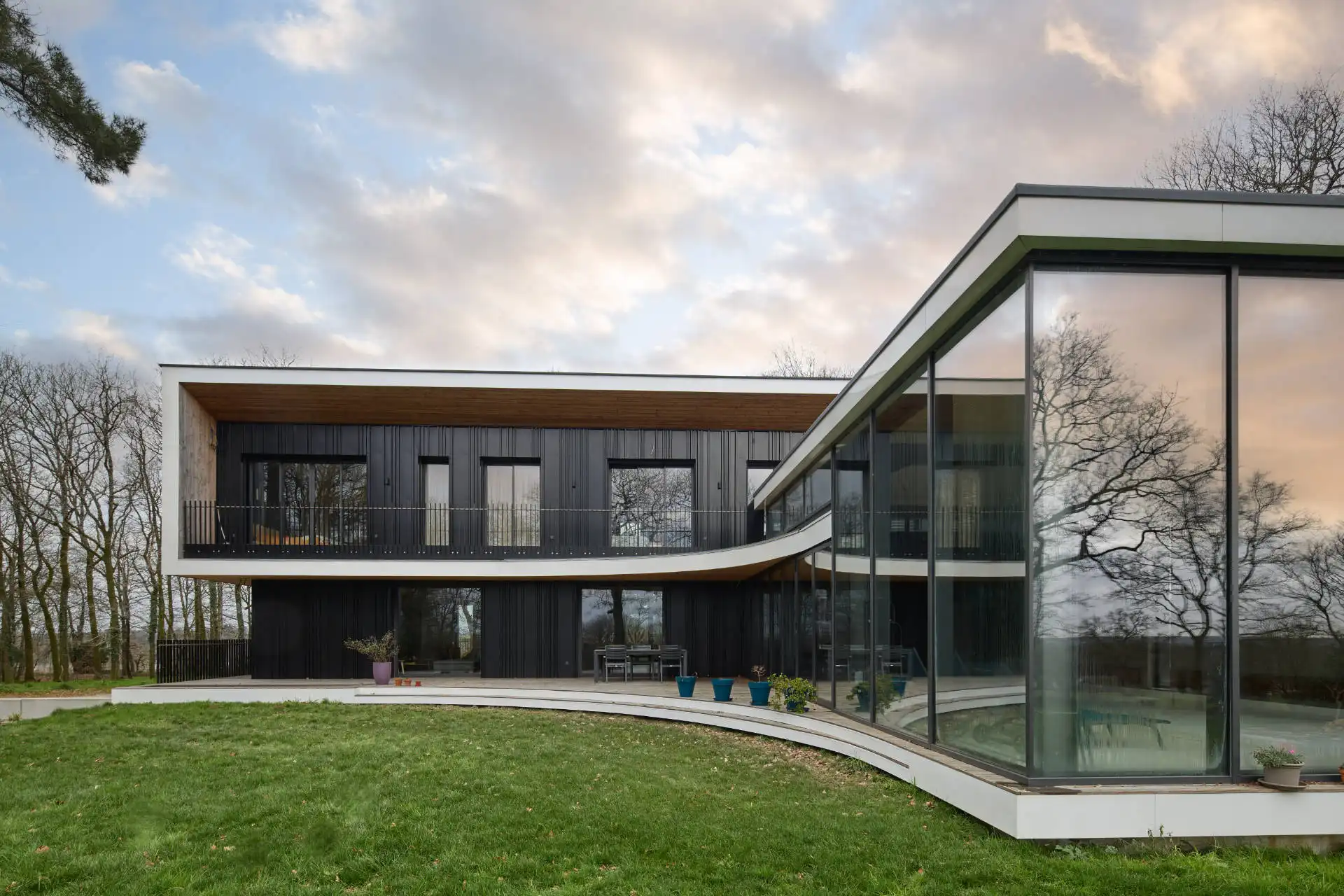 maison individuelle ossature béton, acier et bois 8