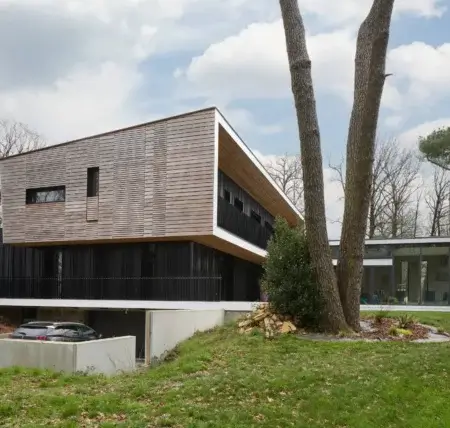 Logement individuel ossature béton, acier et bois par Philippe Misériaux architecte à Châteaubriant